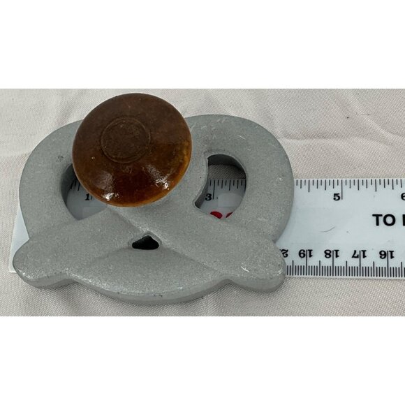 Vintage Pretzel Twister Cookie Cutter & Kitchen Connection Recipe Booklet - Picture 7 of 7